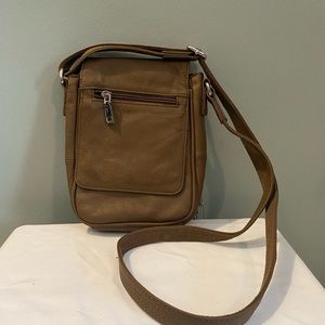 Roma Leathers concealed carry versatile lock and key bag